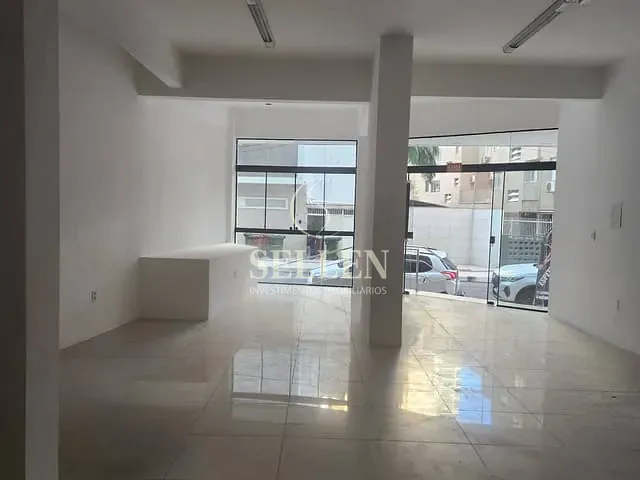 Sala à venda ou para alugar, no bairro Centro em Balneário Camboriú