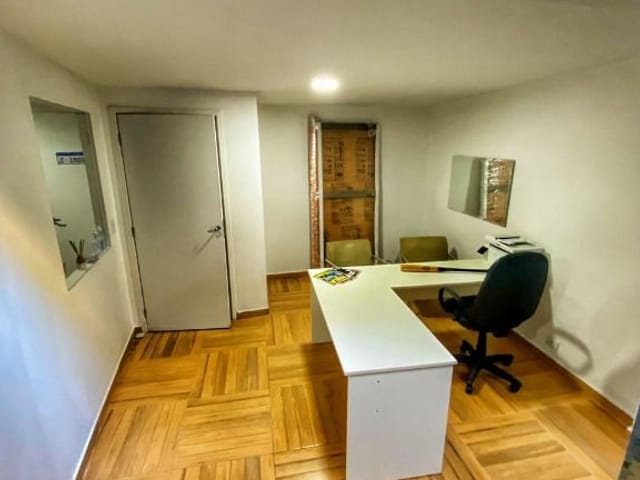 Sala à venda, no bairro Jardim Lambreta em Cotia