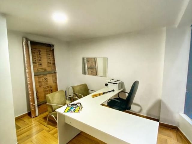 Sala à venda, no bairro Jardim Lambreta em Cotia
