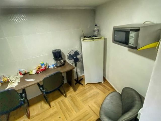 Sala à venda, no bairro Jardim Lambreta em Cotia