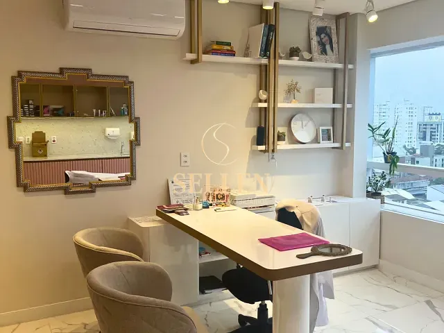 Sala à venda, no bairro Santana em Porto Alegre