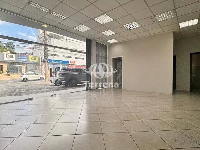 Loja com 90m², para alugar, no bairro Água Verde em Blumenau
