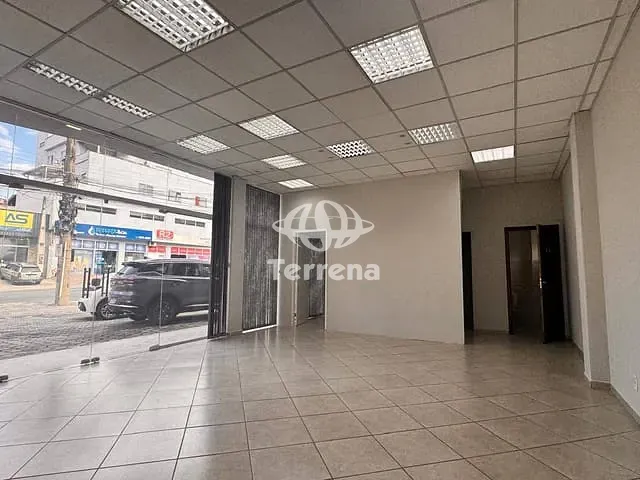 Loja com 90m², para alugar, no bairro Água Verde em Blumenau