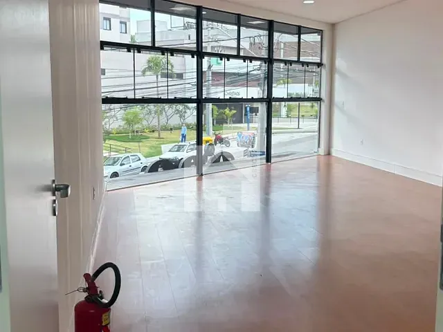 Sala para alugar, no bairro Parque Residencial Eloy Chaves em Jundiaí
