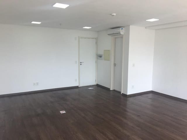Foto do Sala - Sala Comercial á Venda Oportunidade de  45m² Com Piso, Teto, Luminárias, varanda, 1 vaga na garagem, em Santo Amaro ( Zona Sul) SP | Paulista Imóveis