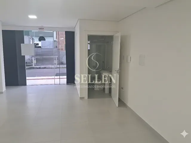 Sala com 31m², para alugar, no bairro Centro em Balneário Camboriú