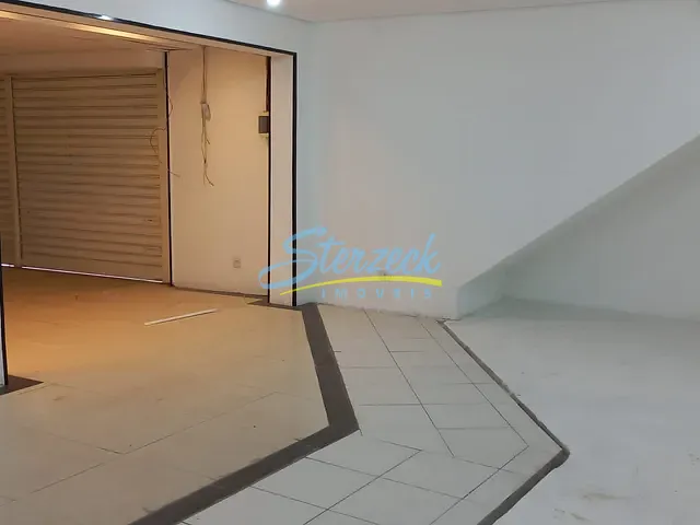 Sala com 204m², para alugar, no bairro Capela em Vinhedo