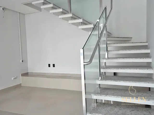 Sala com 81m², para alugar, no bairro Centro em Balneário Camboriú