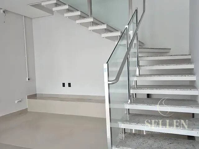 Sala com 81m², para alugar, no bairro Centro em Balneário Camboriú