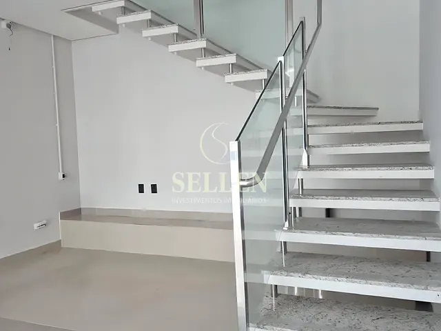 Sala com 81m², para alugar, no bairro Centro em Balneário Camboriú