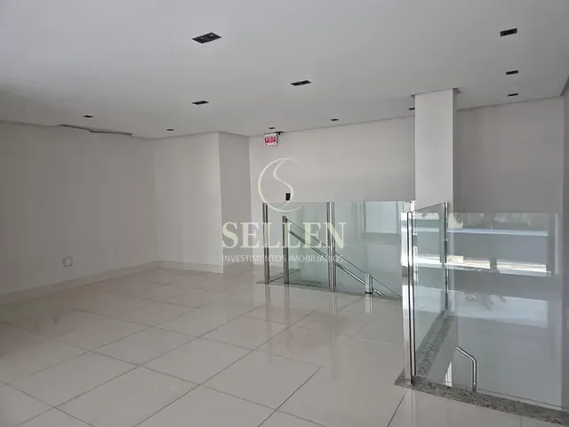 Sala com 81m², para alugar, no bairro Centro em Balneário Camboriú