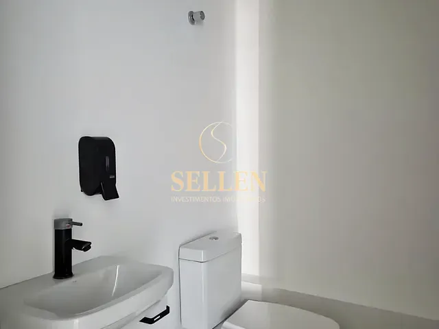 Sala com 81m², para alugar, no bairro Centro em Balneário Camboriú