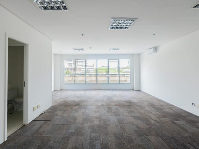Sala com 56m², para alugar, no bairro Sítio Tamboré Alphaville em Barueri