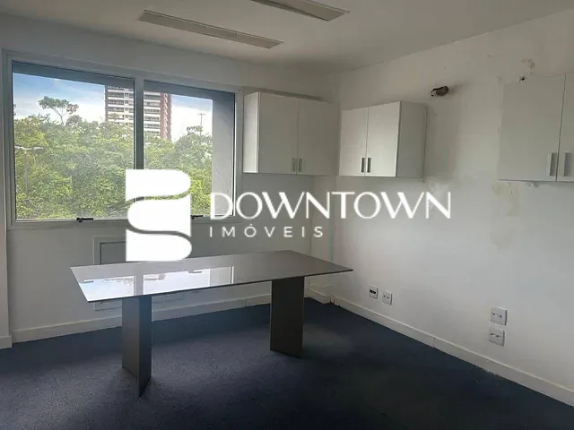 Sala com 50m², para alugar, no bairro Barra da Tijuca em Rio de Janeiro