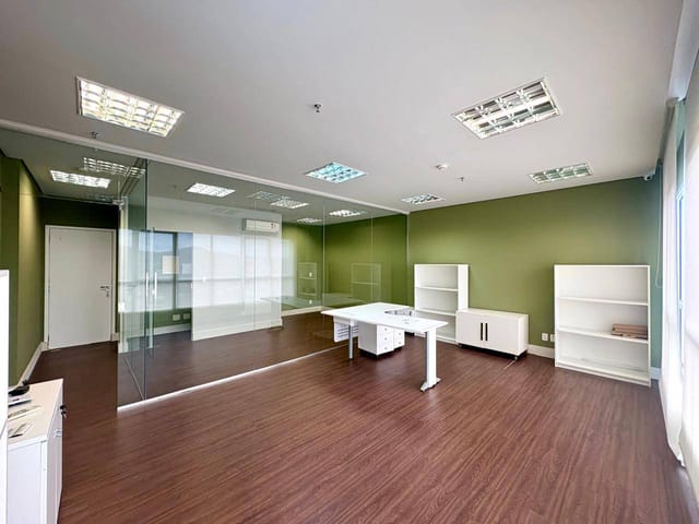 Sala para alugar, no bairro Sítio Tamboré Alphaville em Barueri