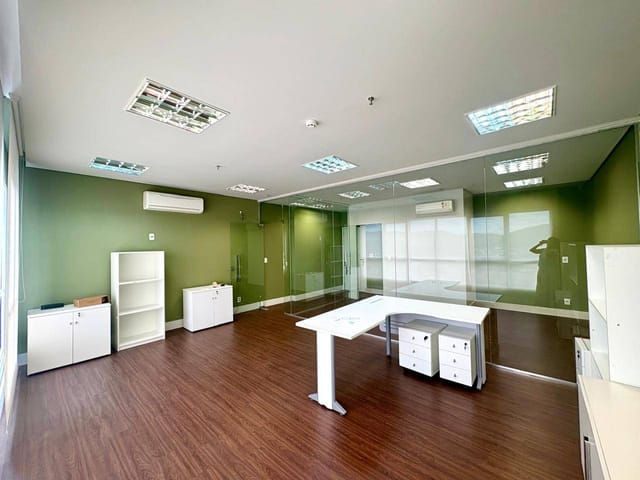Sala para alugar, no bairro Sítio Tamboré Alphaville em Barueri
