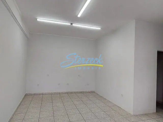 Sala com 38m², para alugar, no bairro Centro em Vinhedo