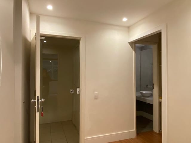 Sala à venda ou para alugar, no bairro Centro em Petrópolis