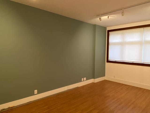 Sala à venda ou para alugar, no bairro Centro em Petrópolis