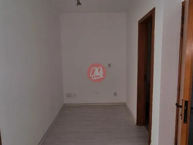 Sala à venda, no bairro Petrópolis em Porto Alegre