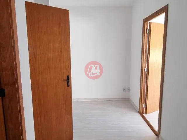 Sala à venda, no bairro Petrópolis em Porto Alegre