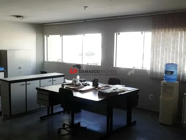 Sala à venda, no bairro Olímpico em São Caetano do Sul