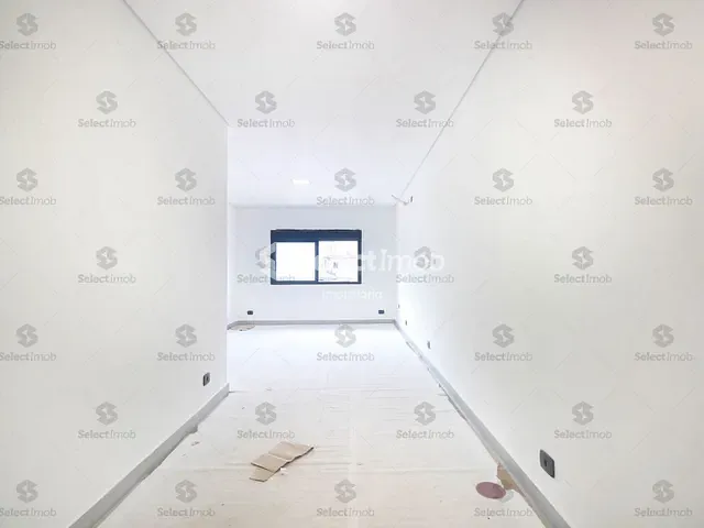 Sala com 15m², para alugar, no bairro Jardim Zaira em Mauá