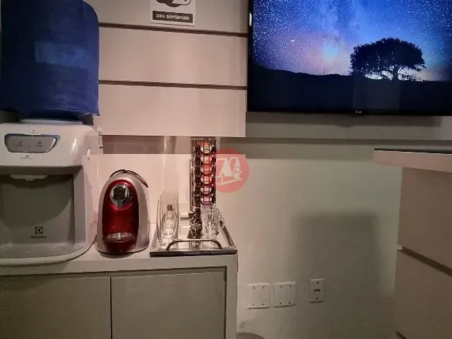 Sala à venda ou para alugar, no bairro Auxiliadora em Porto Alegre