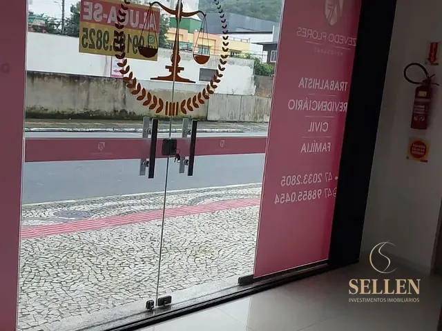 Sala para alugar, no bairro Centro em Balneário Camboriú
