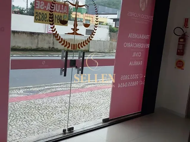 Sala para alugar, no bairro Centro em Balneário Camboriú