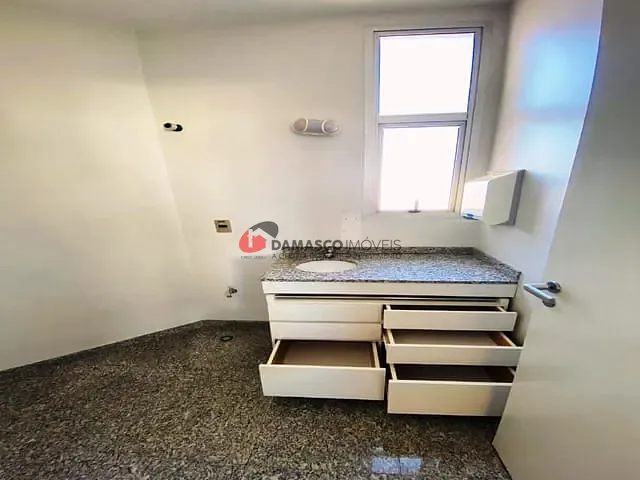 Sala à venda, no bairro Rudge Ramos em São Bernardo do Campo