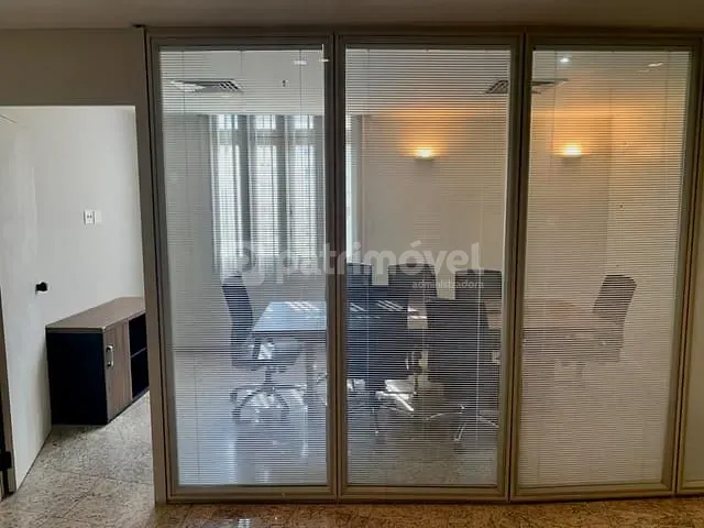 Sala com 135m², à venda ou para alugar, no bairro Centro em Rio de Janeiro
