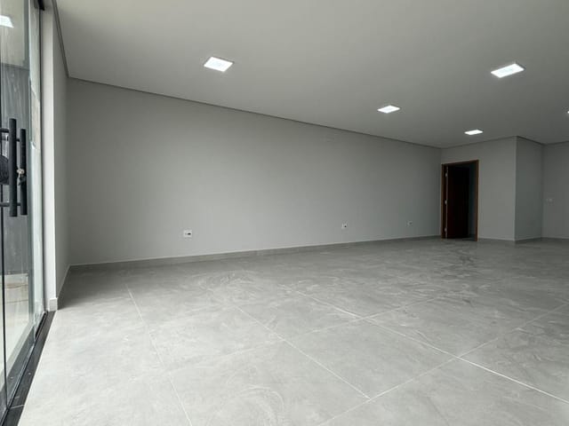 Sala para alugar, no bairro Centro em Cambé