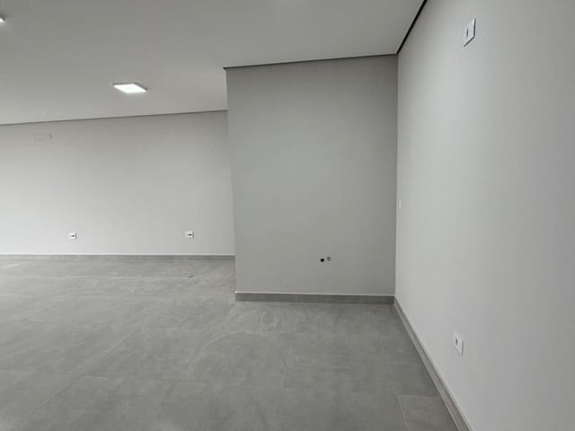 Sala para alugar, no bairro Centro em Cambé