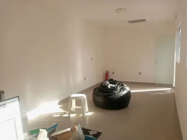 Sala com 10m², para alugar, no bairro Vila Resende em Caçapava