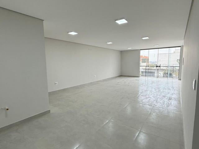 Sala para alugar, no bairro Centro em Cambé