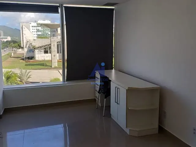 Sala à venda, no bairro Recreio dos Bandeirantes em Rio de Janeiro