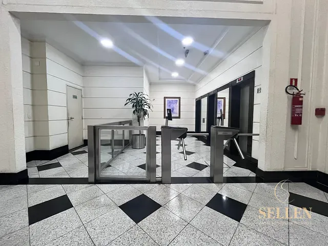 Sala à venda, no bairro Menino Deus em Porto Alegre