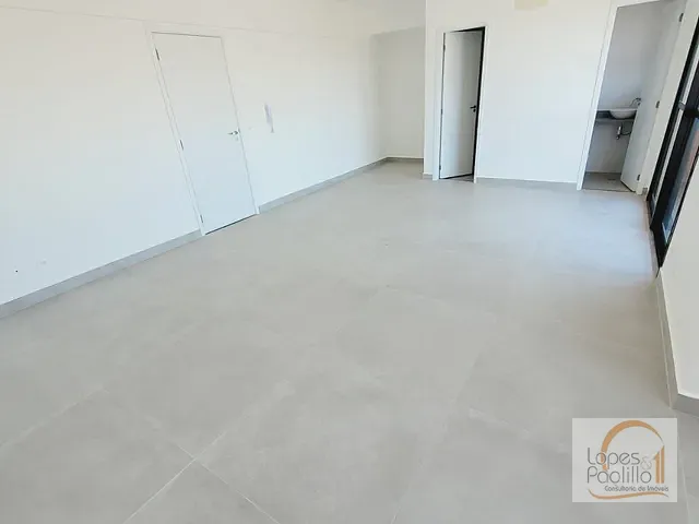 Sala à venda ou para alugar, no bairro Atibaia Jardim em Atibaia
