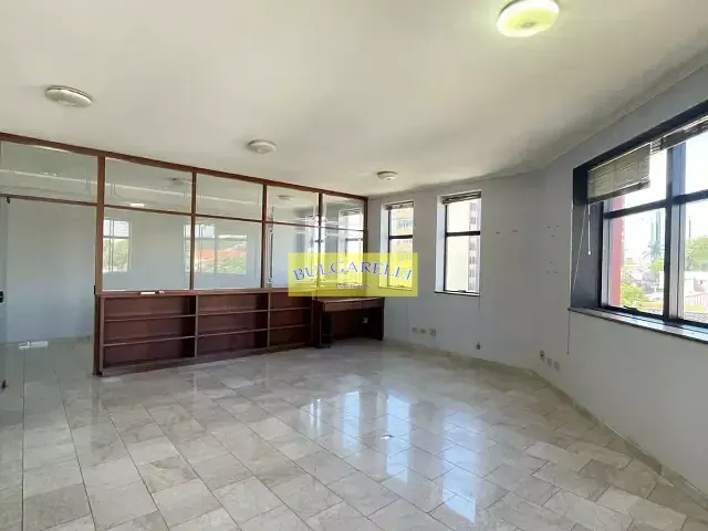 Sala com 60m², à venda ou para alugar, no bairro Anhangabaú em Jundiaí