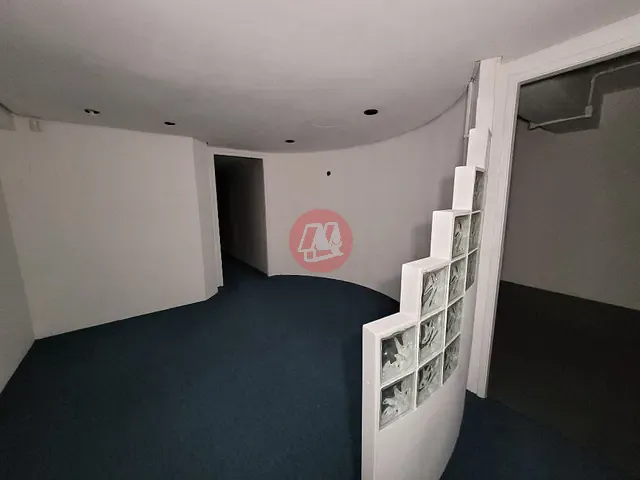 Sala para alugar, no bairro Petrópolis em Porto Alegre