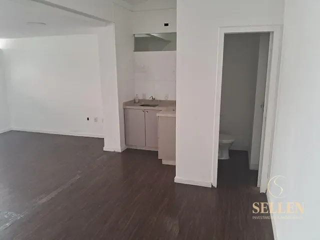 Sala para alugar, no bairro Centro em Balneário Camboriú