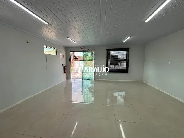 Sala para alugar, no bairro Cordeiros em Itajaí