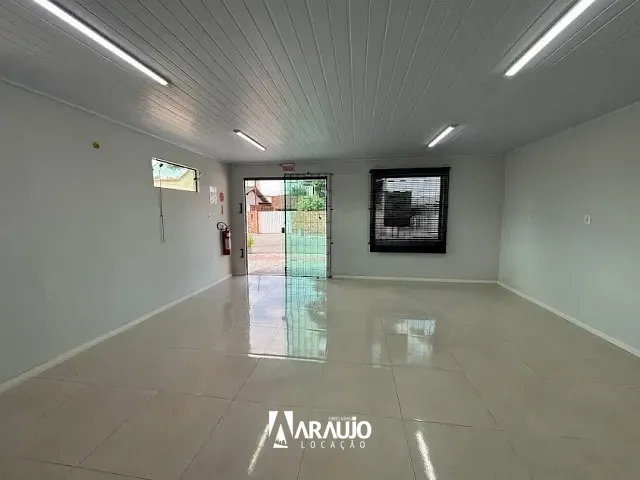 Sala para alugar, no bairro Cordeiros em Itajaí