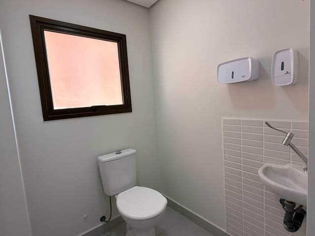 Sala para alugar, no bairro Centro em Cambé