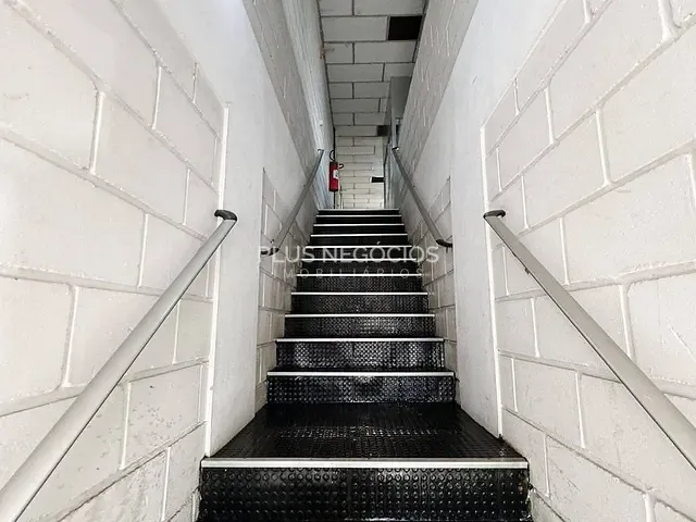 Sala para alugar, no bairro Iporanga em Sorocaba