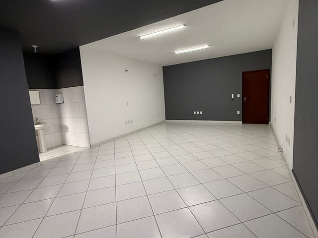 Foto do Sala - Sala Comercial para Aluguel com 50 m² no Jardim Vista Alegre, Excelente Localização em Paulínia/SP, Ideal para Escritórios e Consultórios. | Hermes Imóveis