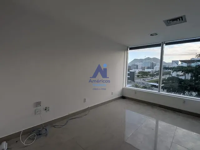 Sala com 22m², para alugar, no bairro Recreio dos Bandeirantes em Rio de Janeiro