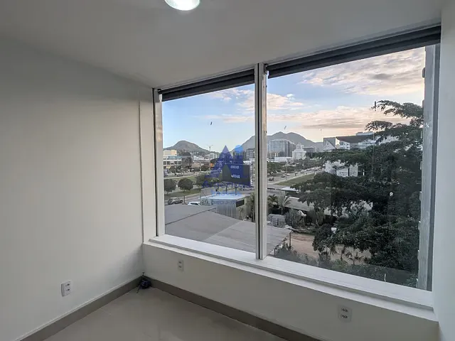 Sala com 22m², para alugar, no bairro Recreio dos Bandeirantes em Rio de Janeiro