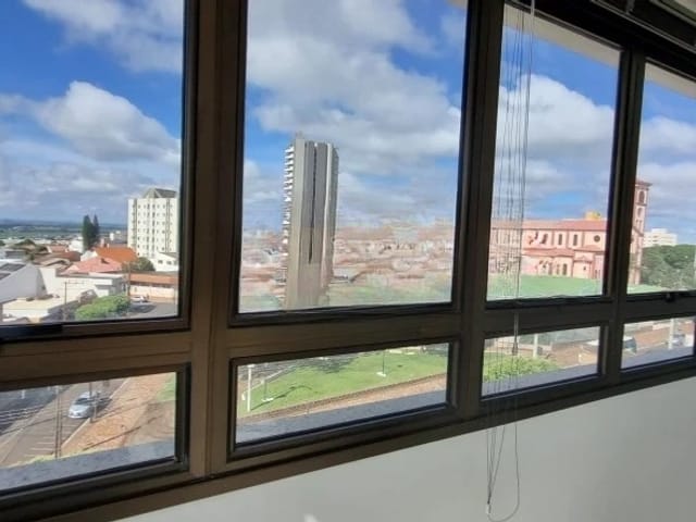 Sala para alugar, no bairro Centro em Cambé